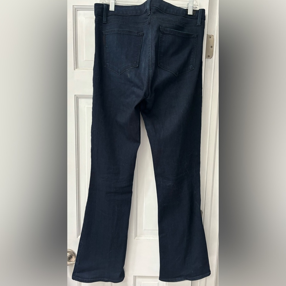 Paige Manhattan Bootcut jeans size 31
